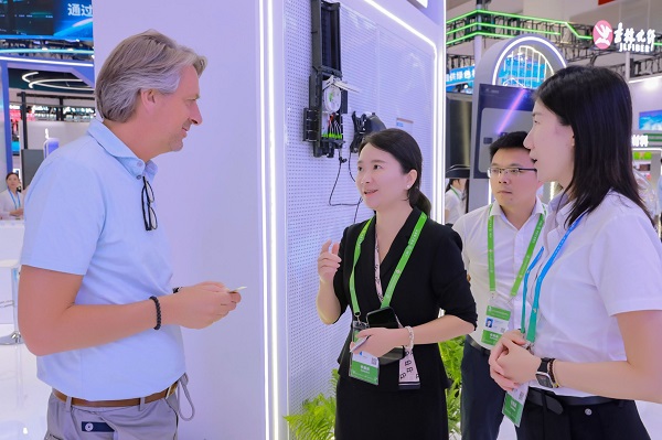 1754984347343702.jpg 1752988135137.jpg